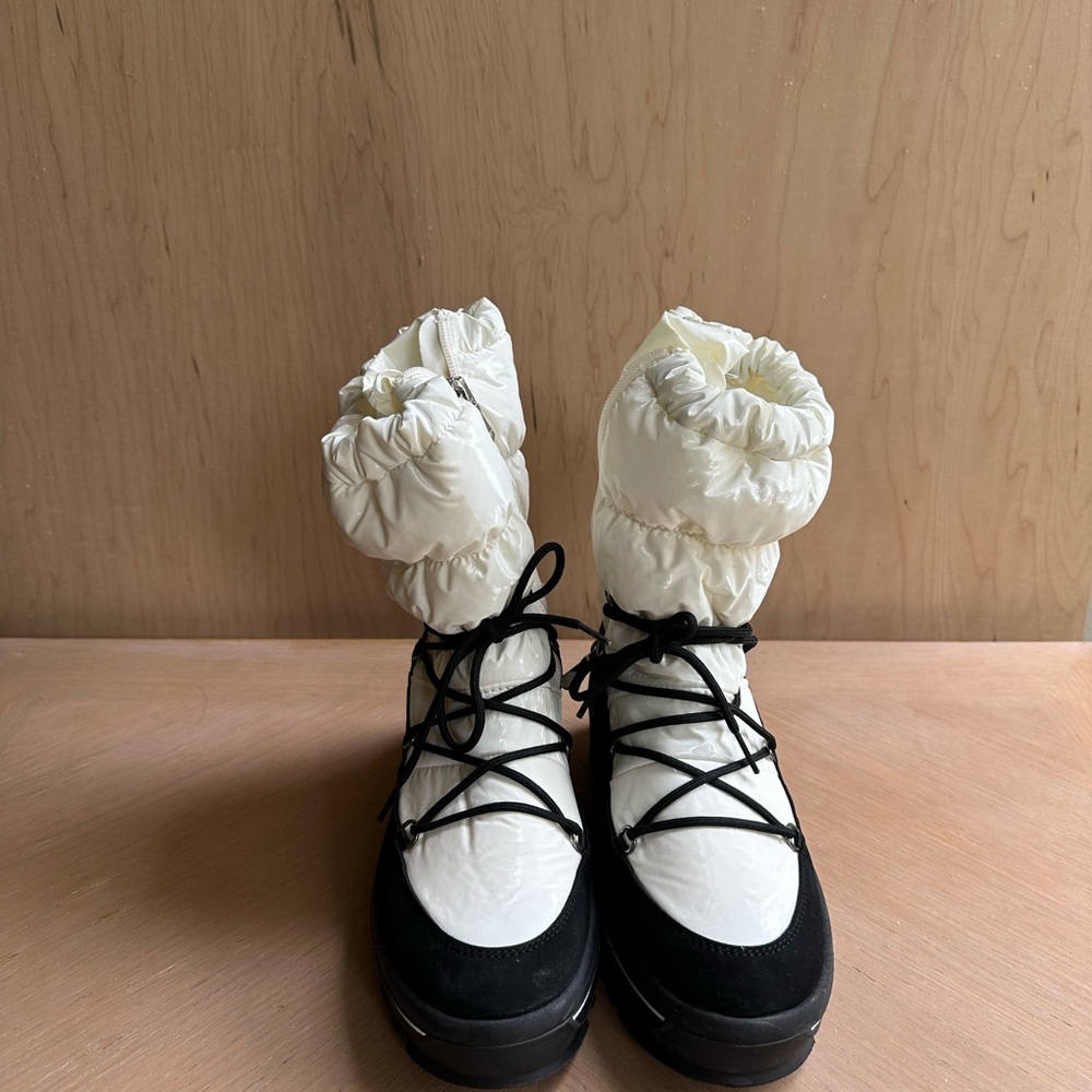 Pajar Women's Black and White Winter Boots